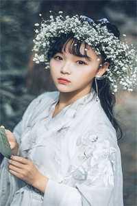 阿德利安看着你